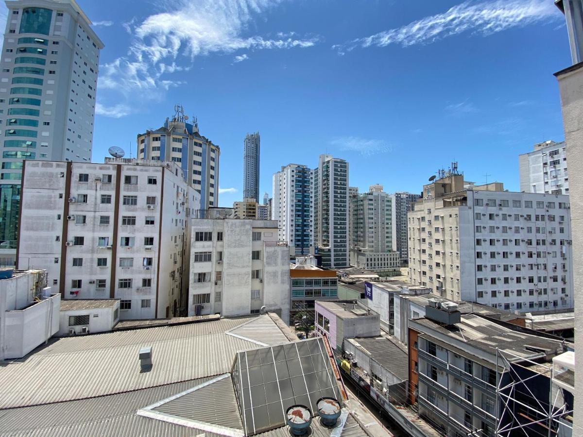 Jgd94 - Ao Lado Do Calcadao, Climatizado, Wi-Fi Lejlighed Balneário Camboriú Eksteriør billede