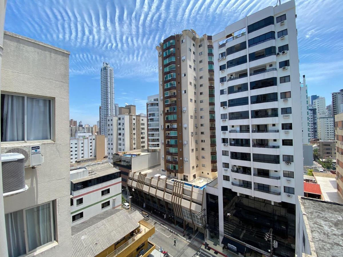 Jgd94 - Ao Lado Do Calcadao, Climatizado, Wi-Fi Lejlighed Balneário Camboriú Eksteriør billede